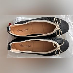 Knit Almond-Toe Ballet Flat